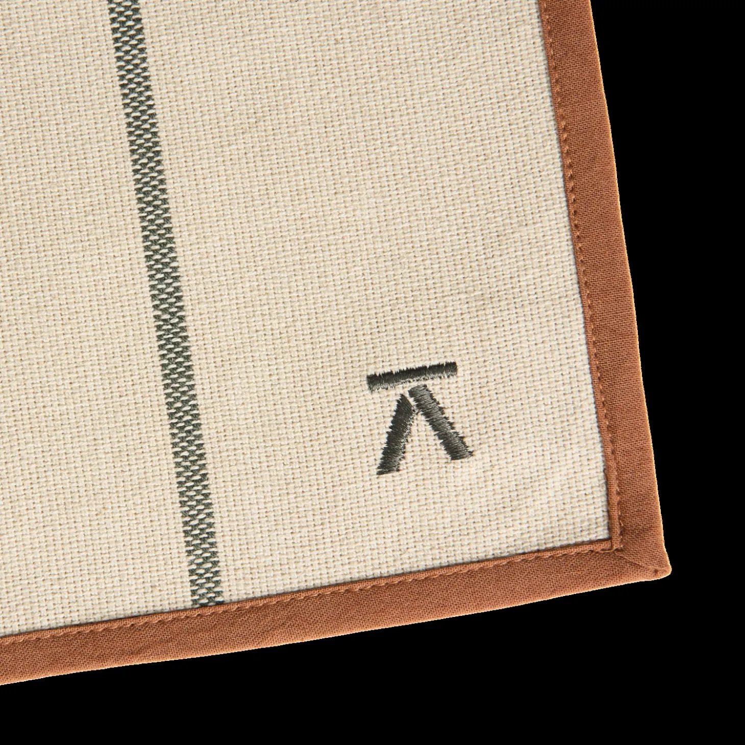 Andersen Furniture - Andersen Dækkeserviet - Grøn/Brun