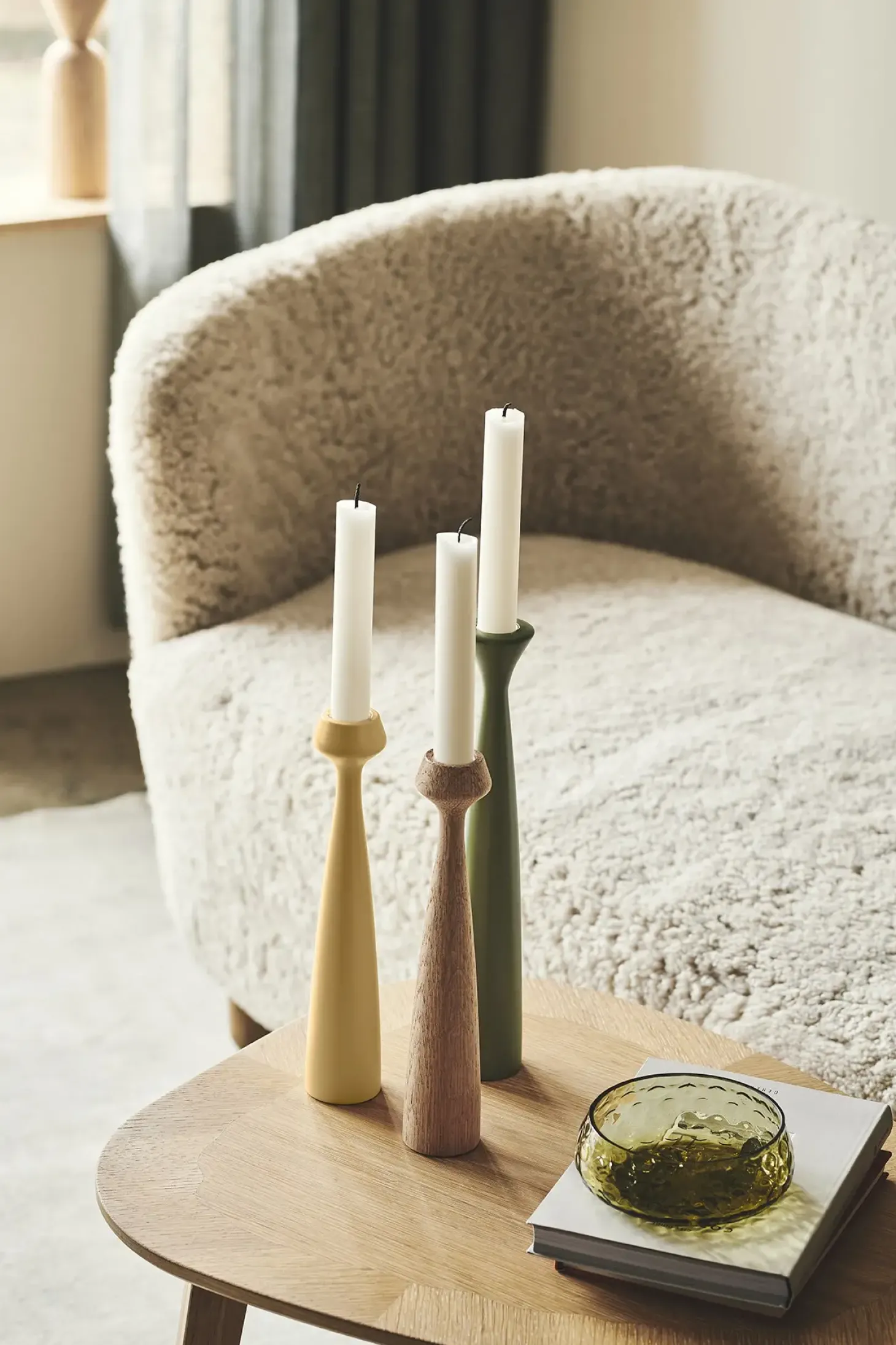 Applicata - Lysestage - Blossom - Lily - Smoked Oak/Eg