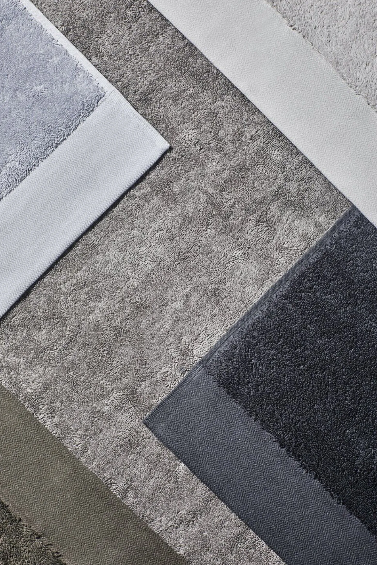 Blomus - Bath Towel - Tarmac Melange - 70 x 140 cm - GIO -