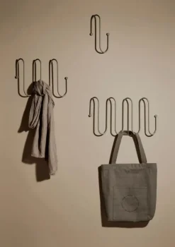 Blomus - CURL knagerække M - Nomade