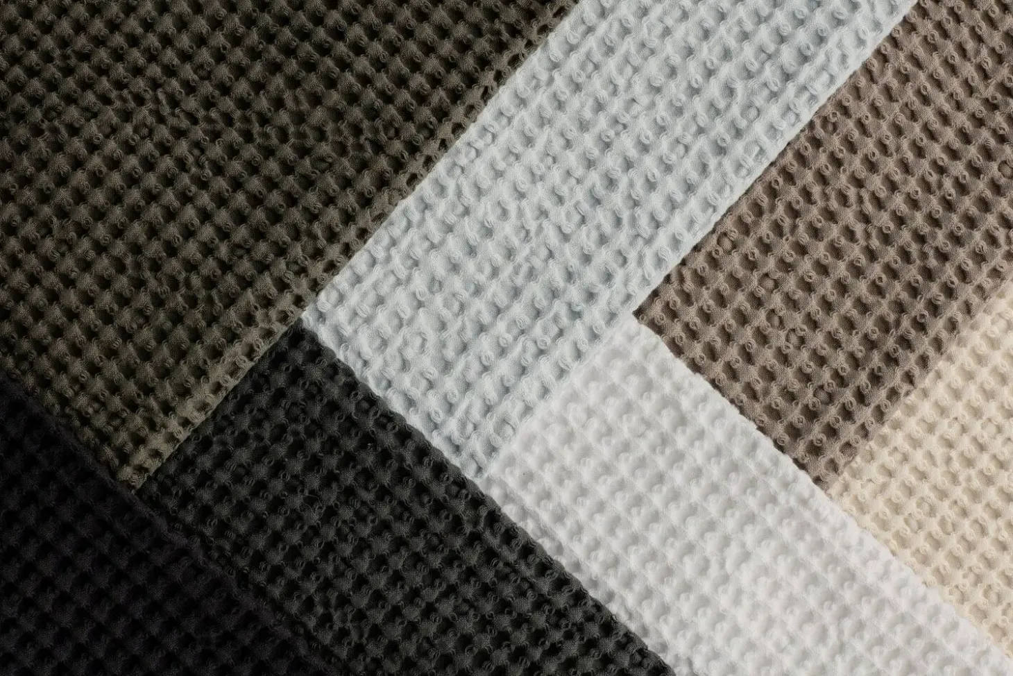 Blomus - Hand Towel - Black - CARO