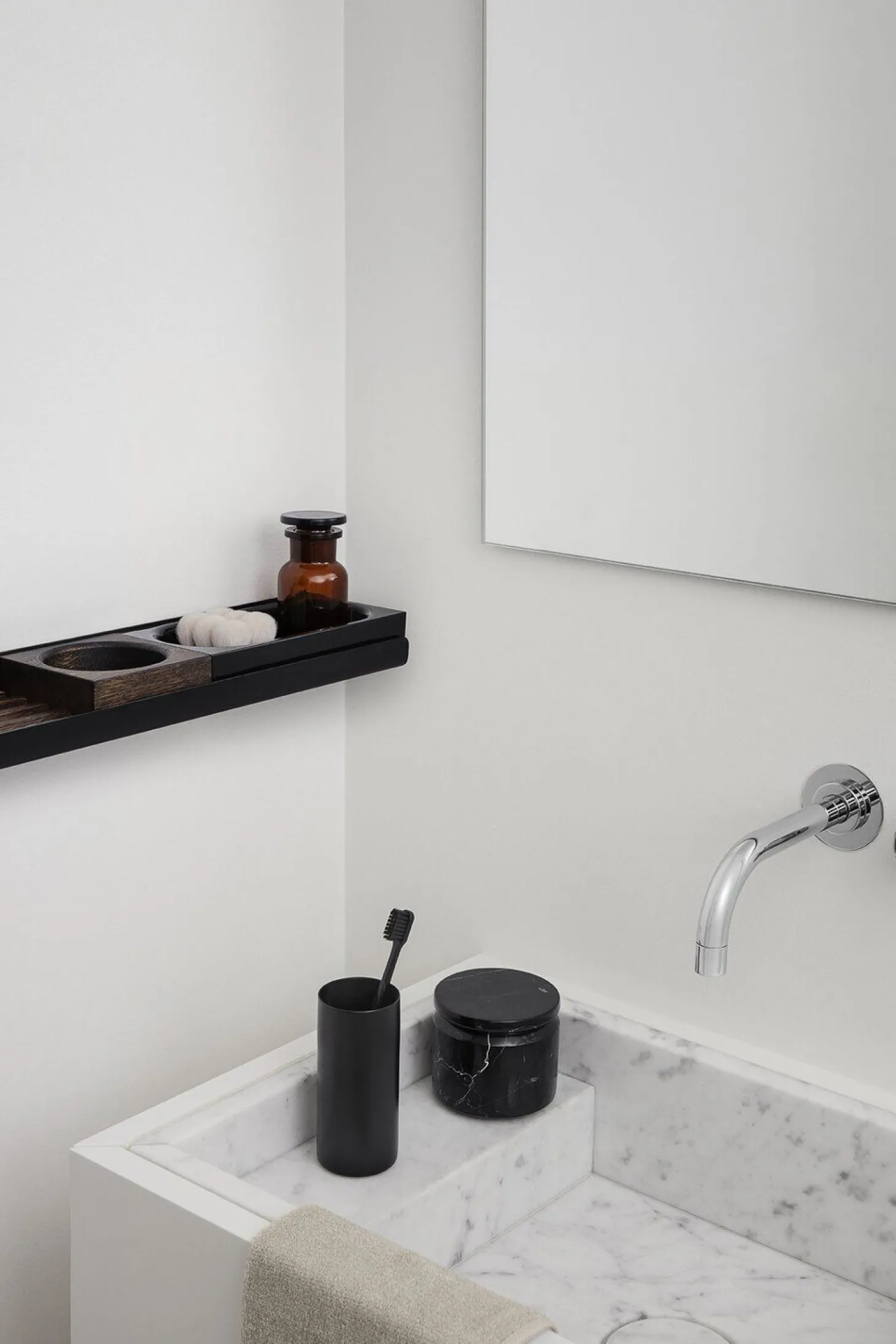 Blomus - Tray - H 4cm, B 20 cm, T 10 cm - MODO