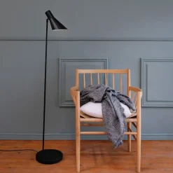 Dyberg Larsen - Denver gulvlampe - Mat sort