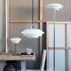 Dyberg Larsen - DL31 Opal bordlampe - Opal/Krom