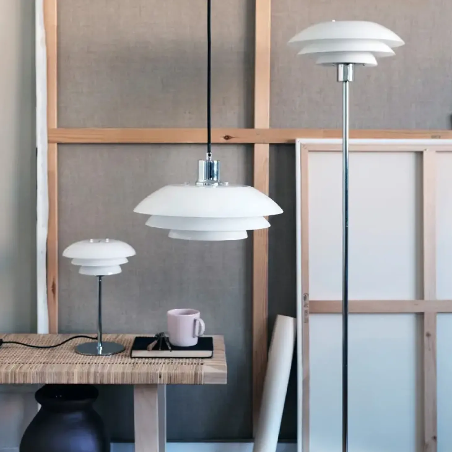 Dyberg Larsen - DL31 Opal bordlampe - Opal/Krom