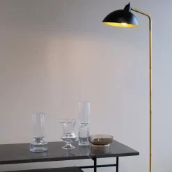 Dyberg Larsen - Futura Antik Brass Floor gulvlampe Sort og mørk messing