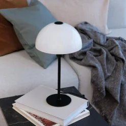 Dyberg Larsen - Jazz bordlampe - Opal/Sort