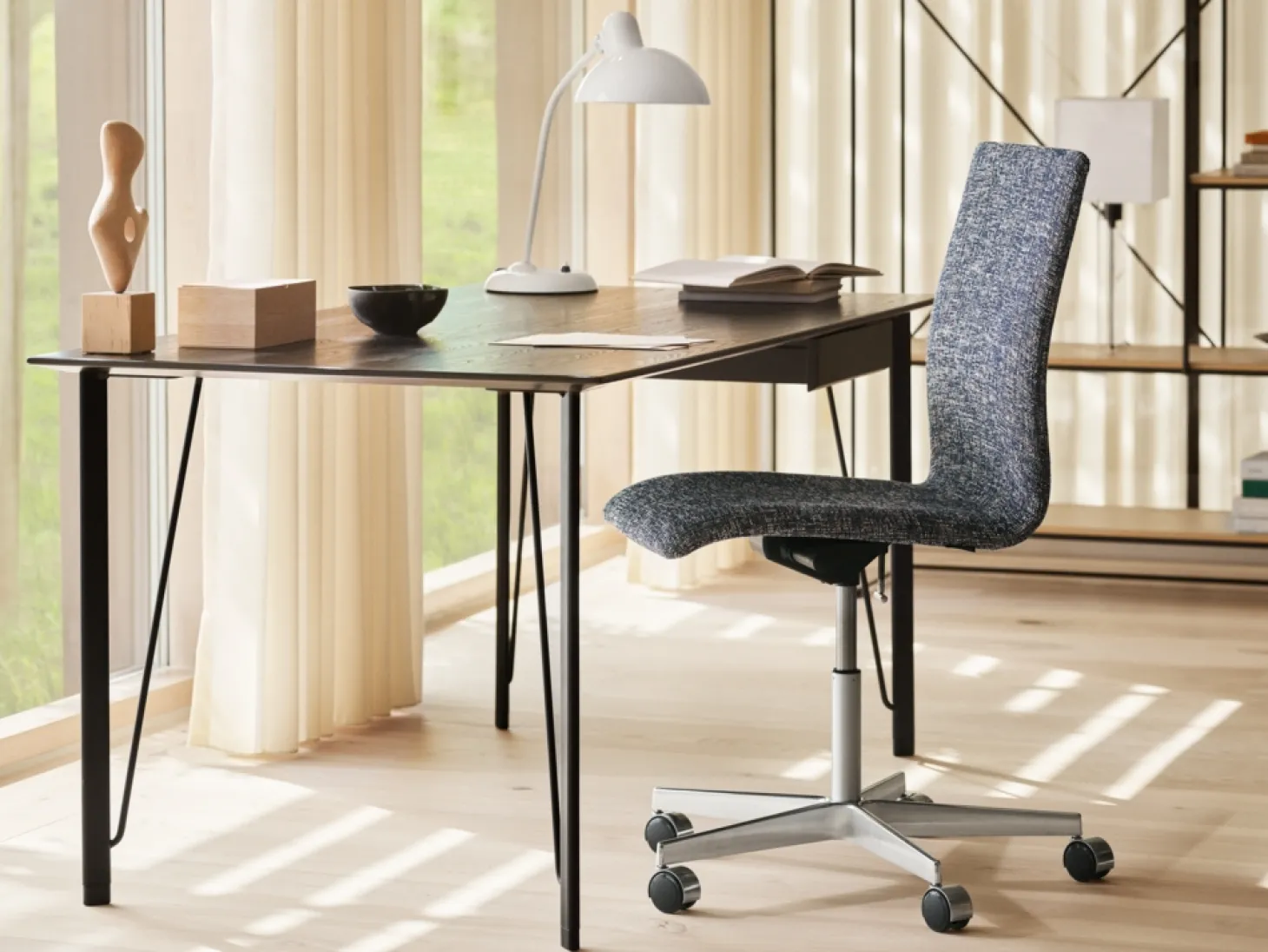 Fritz Hansen - Kaiser Idell 6556-T - Bordlampe - Hvid