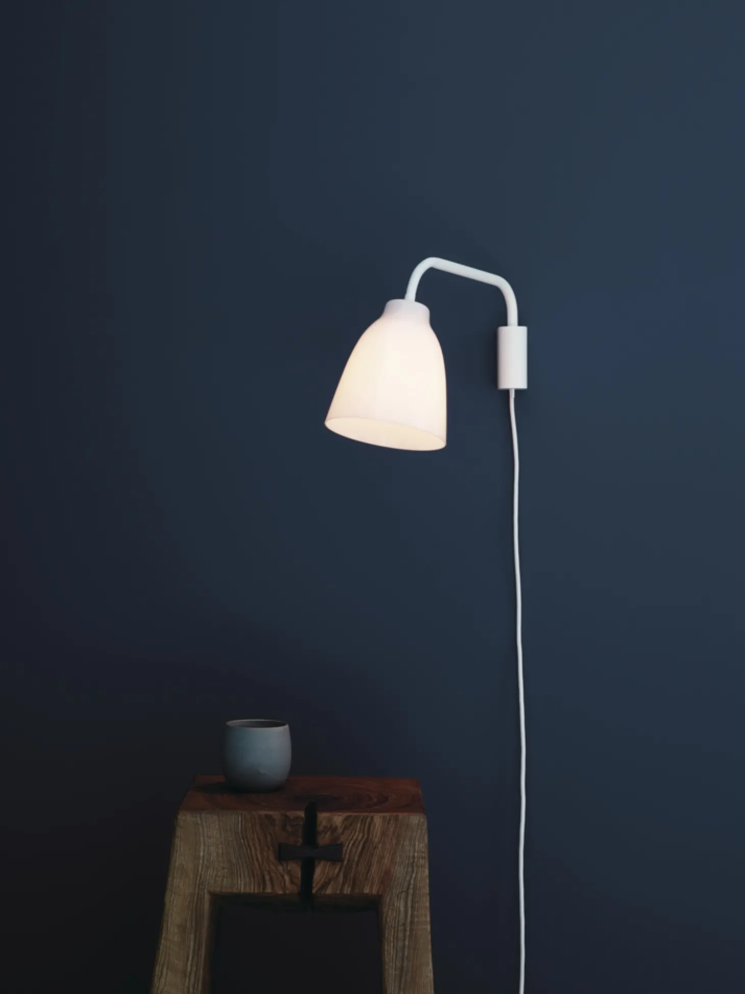 Fritz Hansen - Væglampe - Caravaggio Read - Opal