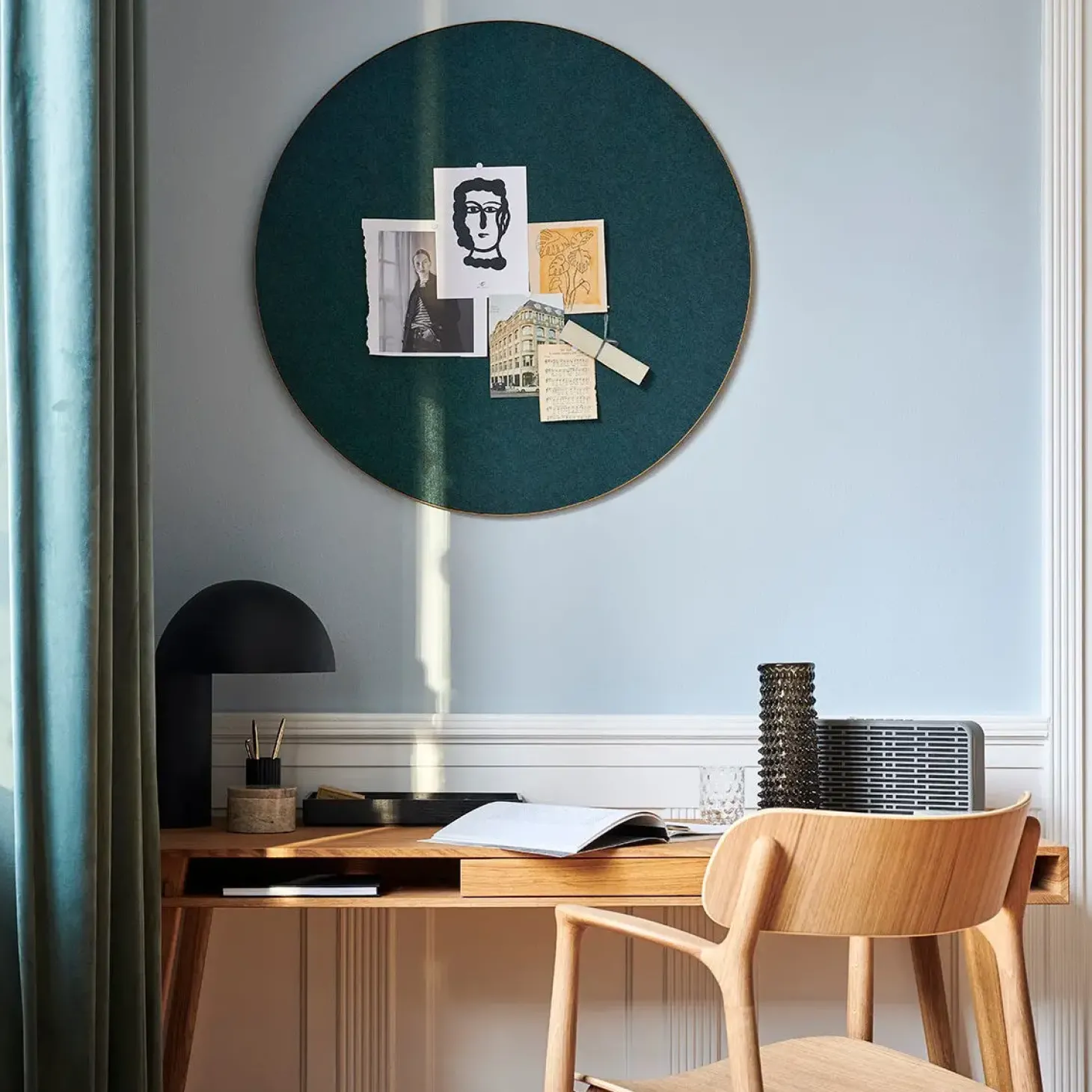 Gejst - Opslagstavle - Retell - Grøn og Messing kant - ø80 cm