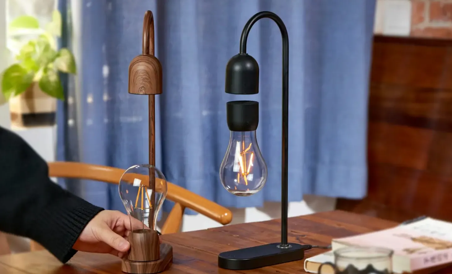 Gingko - Evaro Lightbulb Lamp Black