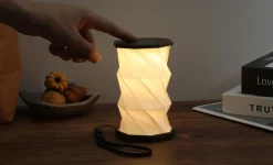 Gingko - Hexagon Twist Bordlampe - Mini - Walnut Drift - H14 cm