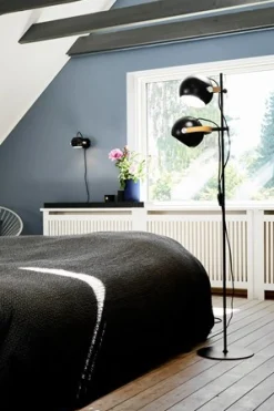 Halo Design - D.C Gulvlampe 2L Ø18 - Sort/Eg