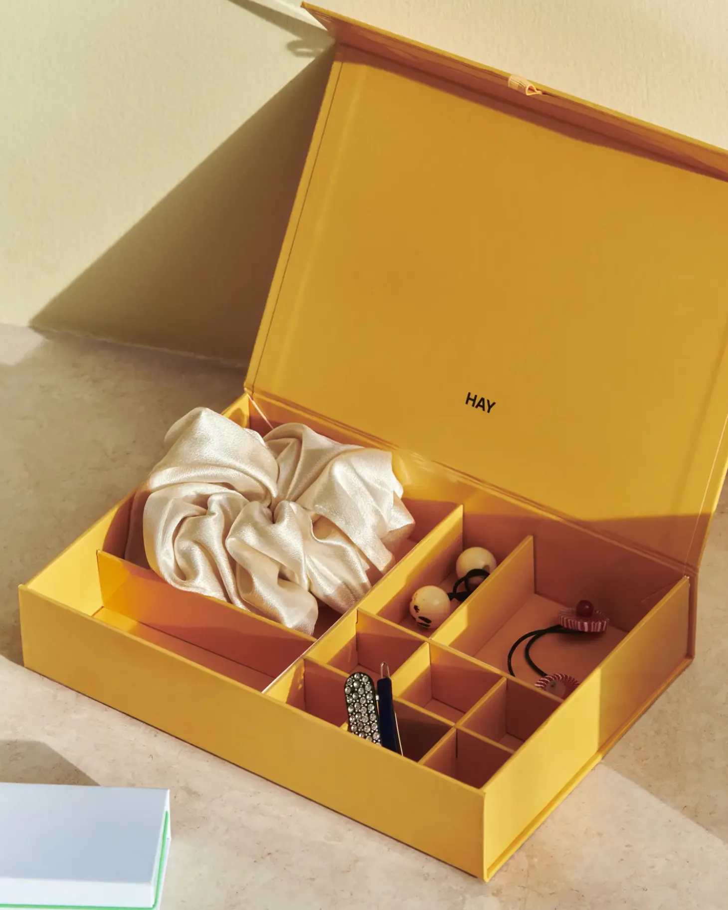 HAY - Colour Storage Jewellery Box - Smykkeskrin - Egg Yolk gul
