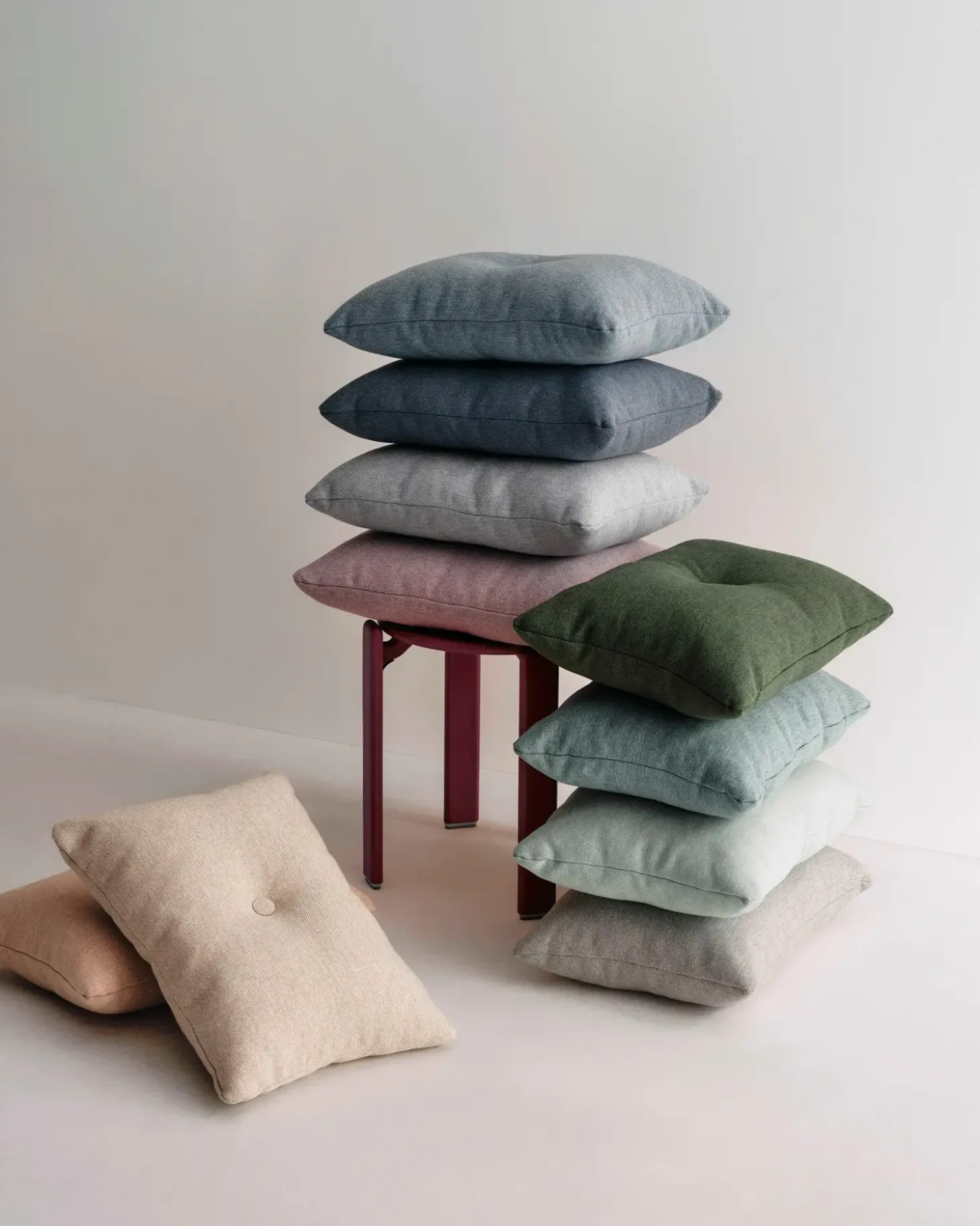 Hay - Dot Cushion - Mode - Sky blue