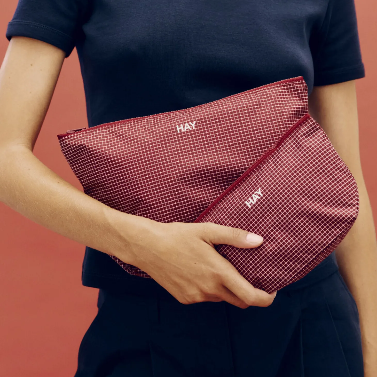 Hay - Grid Pouch - Medium - Mørkeblå