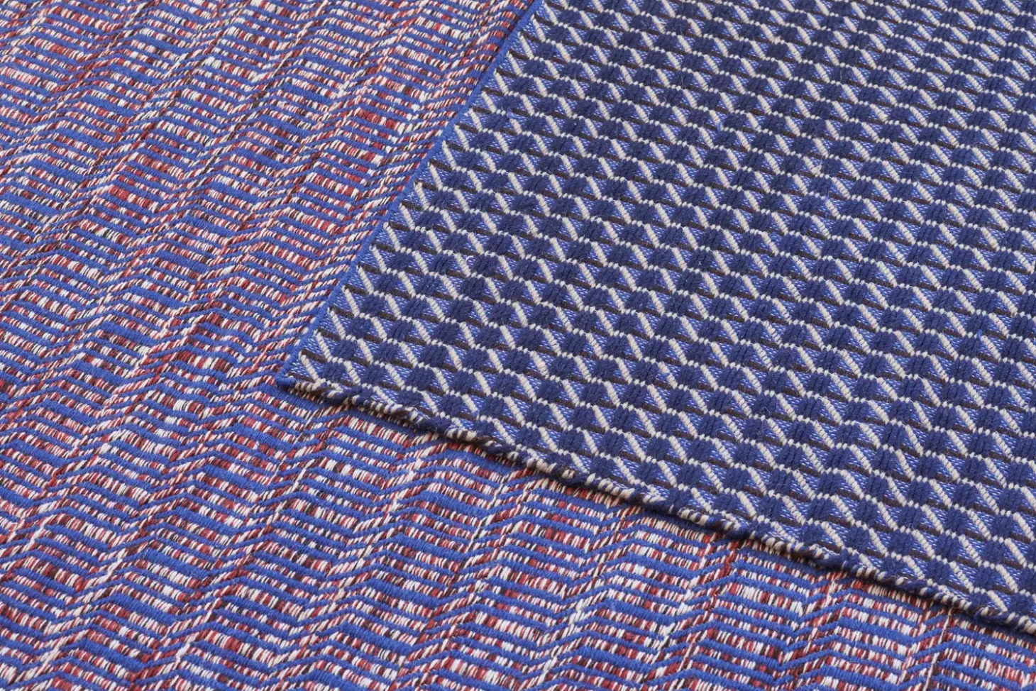 HAY - Tæppe Radio Rug - Red, Blue/Rød, Blå - 170 x 240 cm