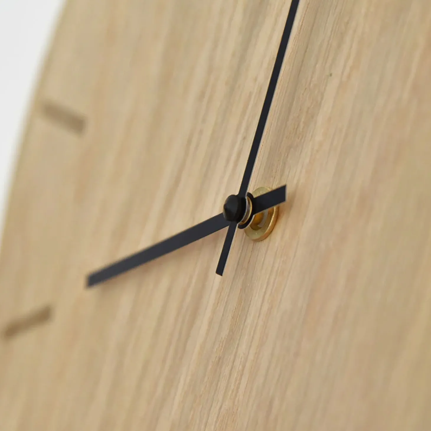 Hemverk - Vægur - Light Oak - Eg/Sort - Ø28 cm