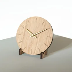 Hemverk - Vægur - Lys Eg - Ø12 cm - Guld visere
