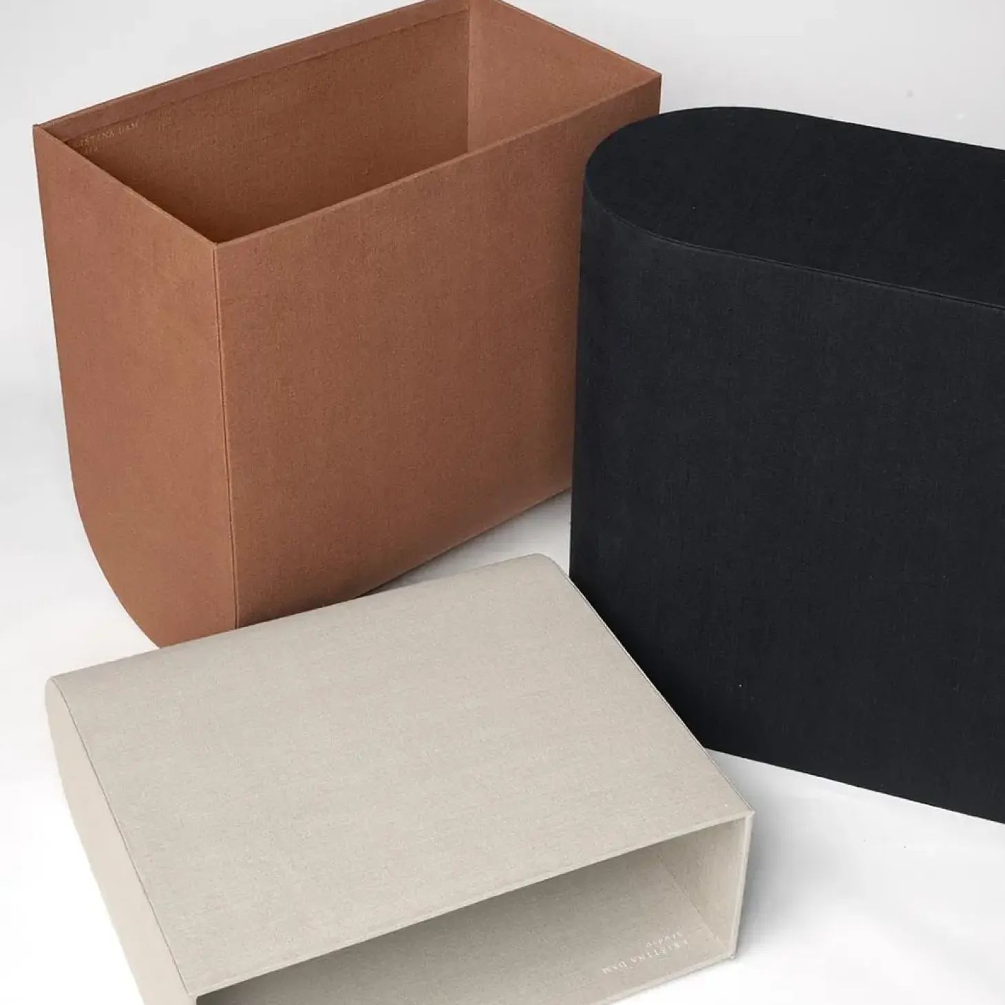 Kristina Dam - Opbevaring - Small Curved Box - Grey