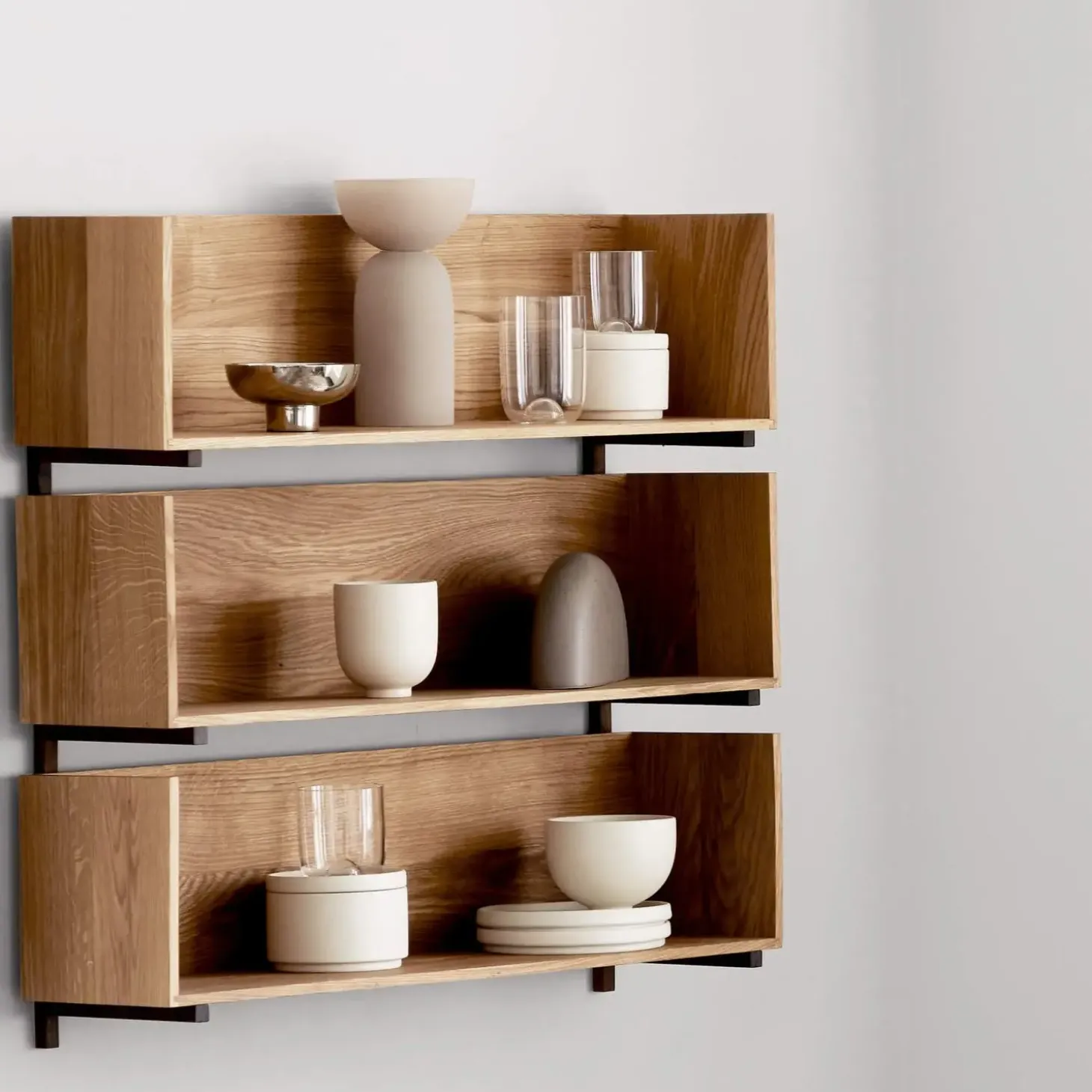 Kristina Dam - væghylde i Eg - Stack Wall Shelf - 75 cm