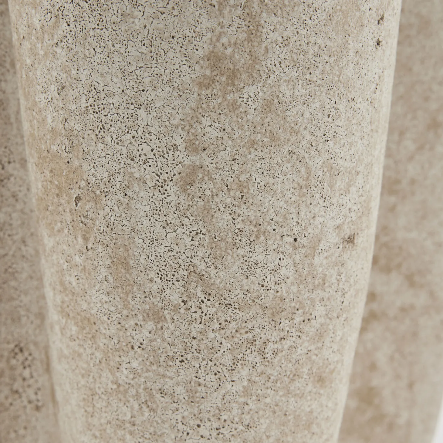 Lene Bjerre - Valina skjuler i stentøj 21x22 cm. sand