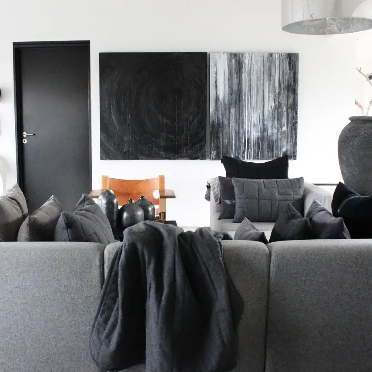 Louise Smærup - Pude i Ouiltet uld - Mørkegrå (50x80 cm)