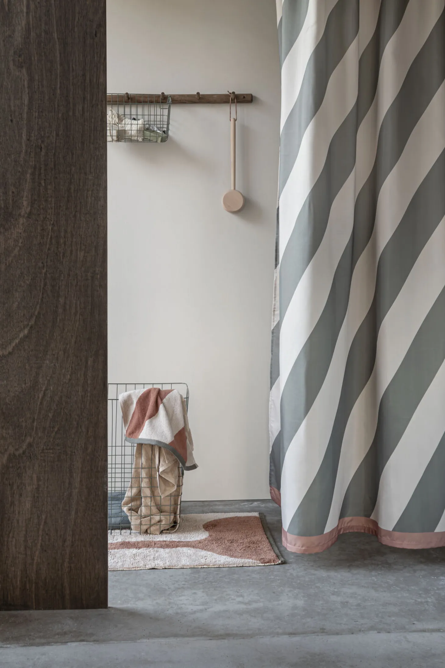 Mette Ditmer - DIAGONAL shower curtain - Dark olive