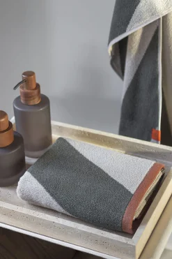 Mette Ditmer - DIAGONAL towel - Dark olive
