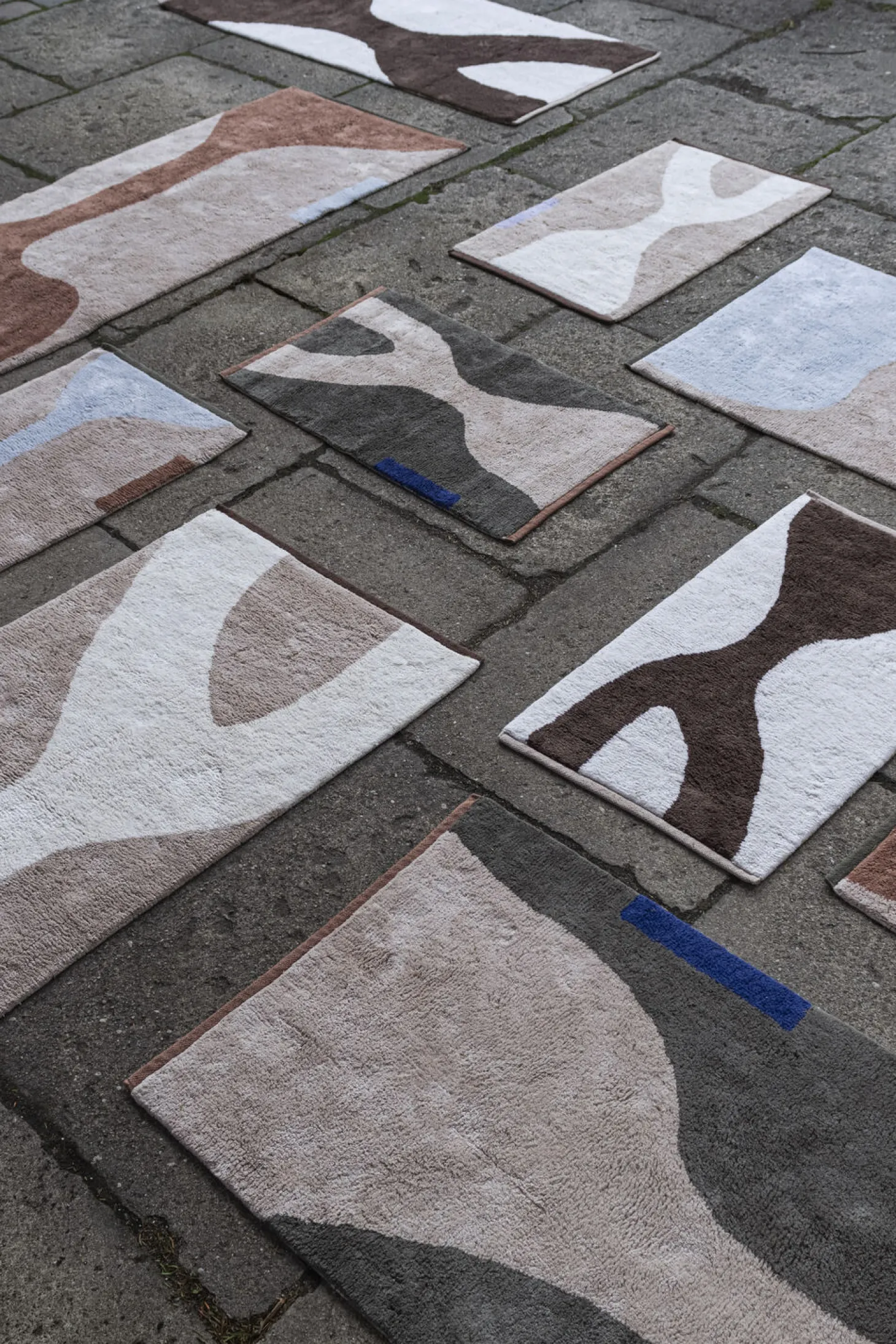 Mette Ditmer - FIGURA rug, small - Dark olive