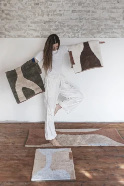 Mette Ditmer - FIGURA rug, small - Dark olive