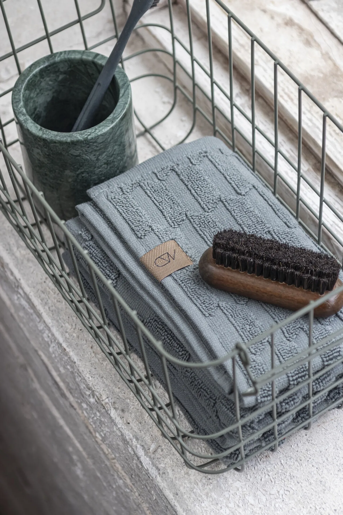 Mette Ditmer - MARBLE toothbrush holder - Dark forest