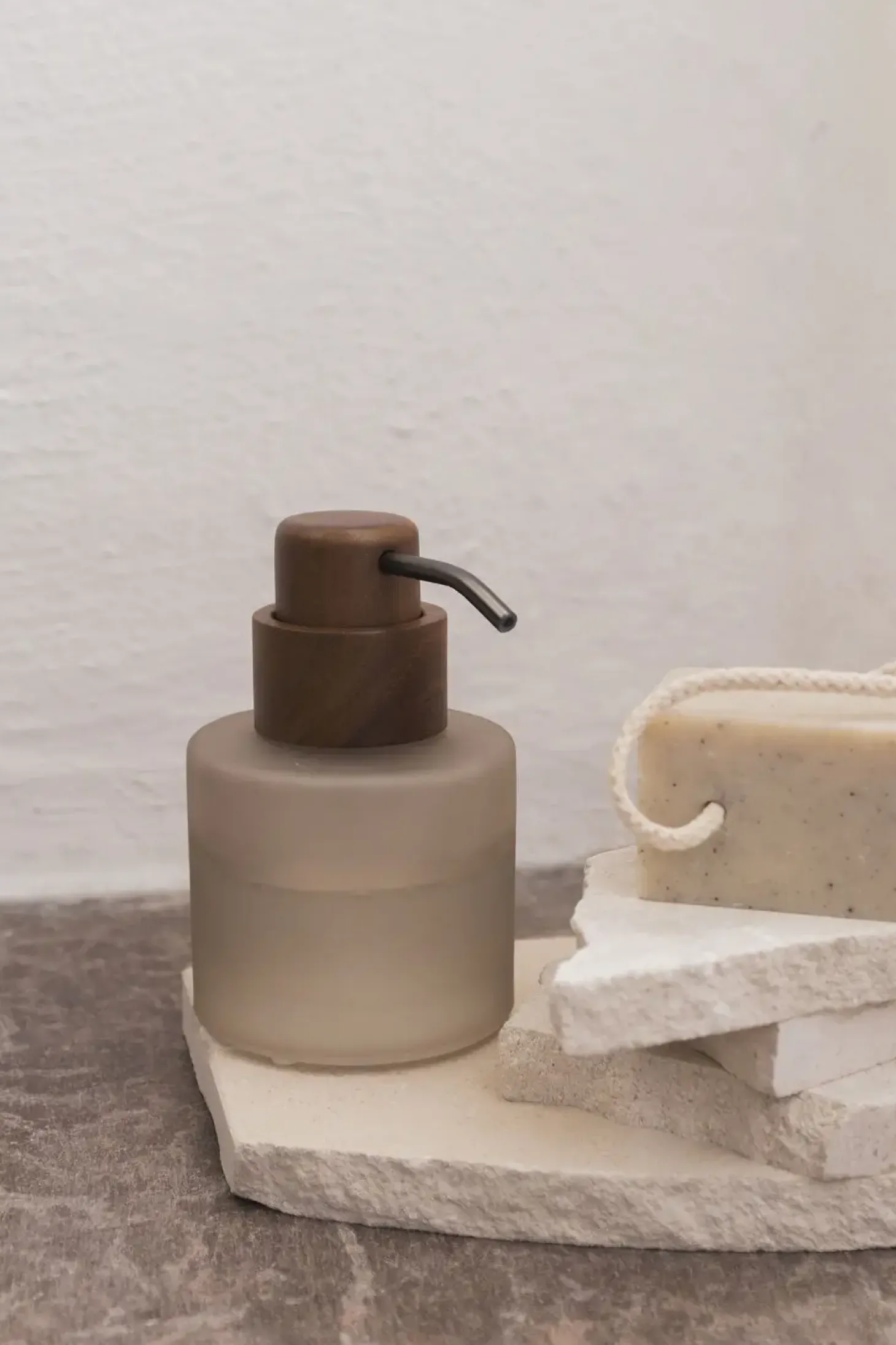 Mette Ditmer - MODEST-sæbedispenser - Kit - Ø9 x H14 cm