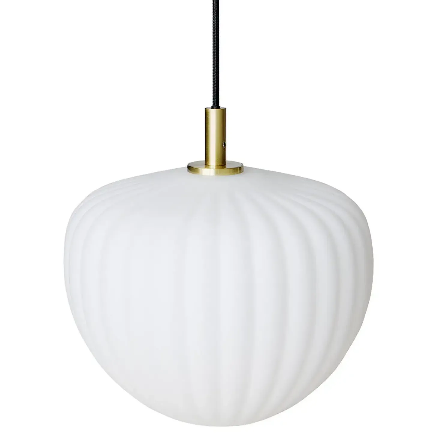 Moudhome - Lampe - MOMA pendel - Opal glas og børstet Messing