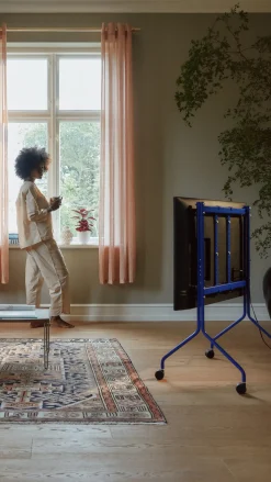 Pedestal - TV-Stander - Moon Rollin - Blå / Ultra Marine