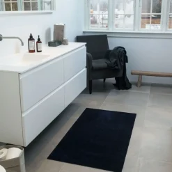 Tica Copenhagen - Smudsmåtte - Ensfarvet - Mørkeblå - 67x120 cm