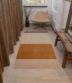 Tica Copenhagen - Smudsmåtte - Stripes Horizon - Ivory-Dijon-Brown - 67x120 cm