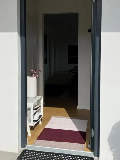 Tica Copenhagen - Smudsmåtte - Stripes Horizon - Bordeaux/Rose/Sand - 40x60 cm