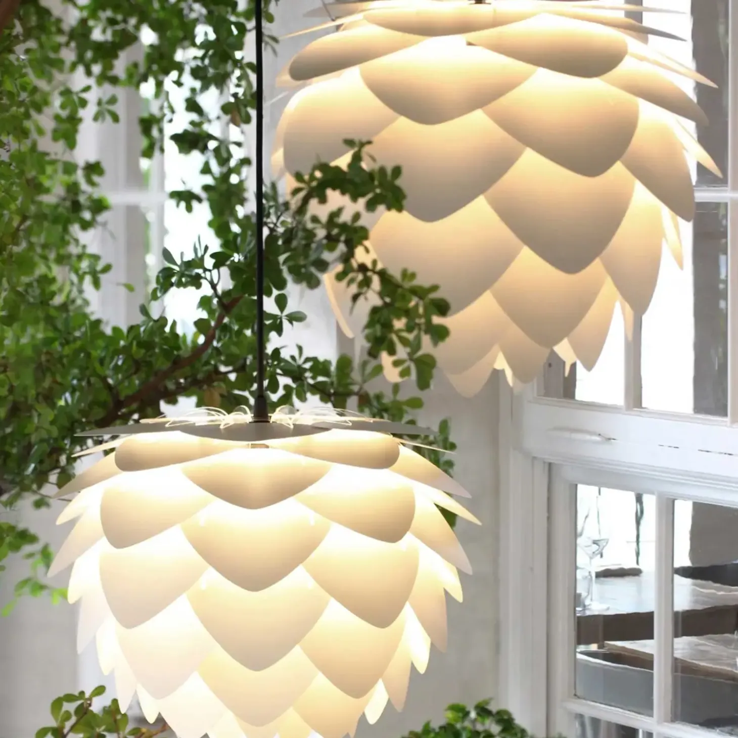 Umage - Lampeskærm - Aluvia Pendel - Pearl White - Medium