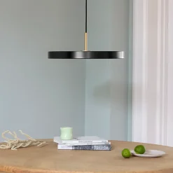 Umage - Loftlampe pendel m/ messingtop - Asteria - Sort - Medium Ø43 cm